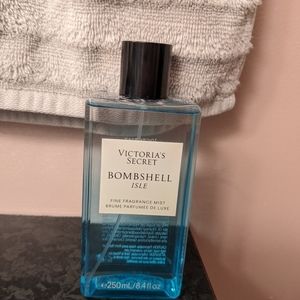 Victoria's Secret bombshell isle mist
